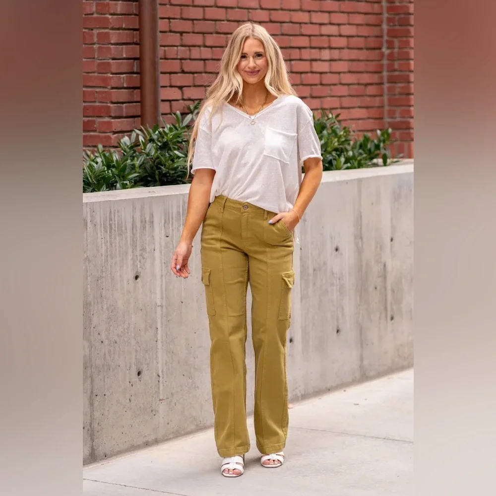 Judy Blue High Rise Straight Leg Cargo Pants Matcha Green
16W - Picture 1 of 16